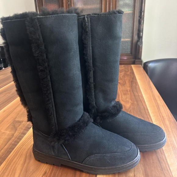 Black Tall Sundance UGG boots - Picture 1 of 6